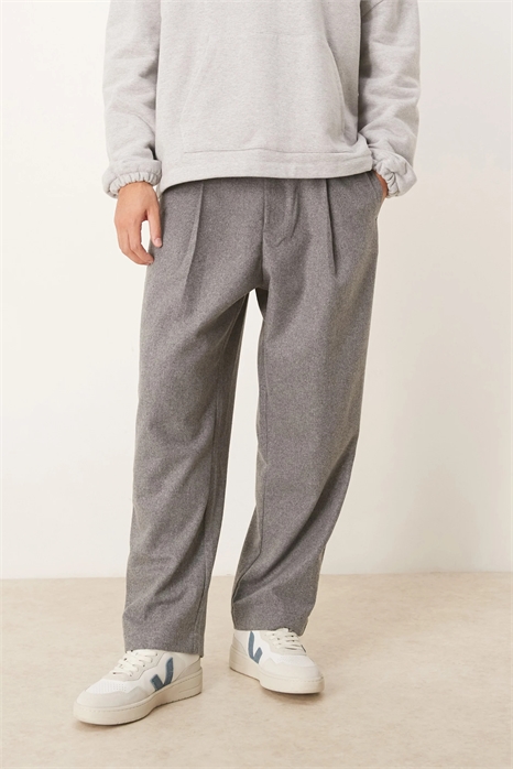 Брюки свободного кроя с зауженными штанинами артикул 151482498