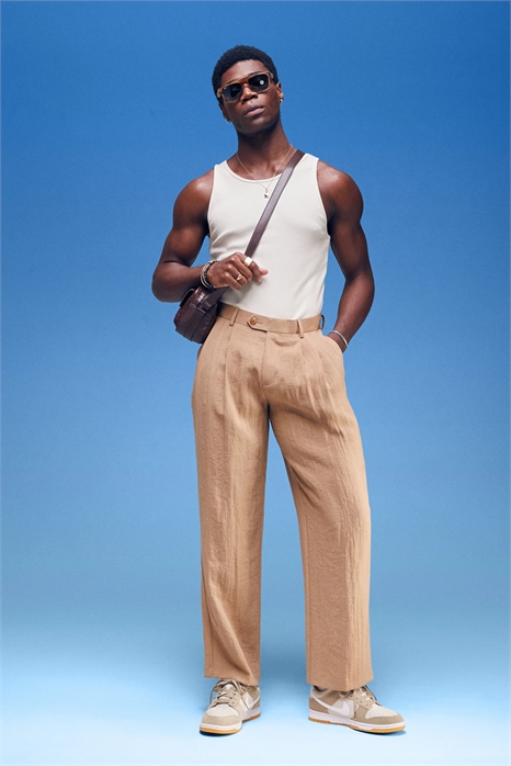 Стильные брюки из ткани под лен с широкими брючинами и двойными складками артикул 139379443