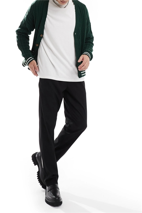 Стильные брюки свободного кроя с зауженными штанинами и шнурком артикул 137462814