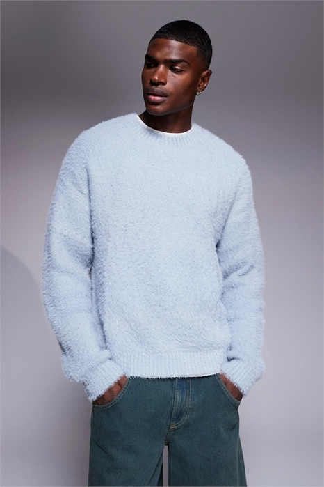 Свободный свитер с круглым вырезом из мягкого трикотажа артикул 148999550