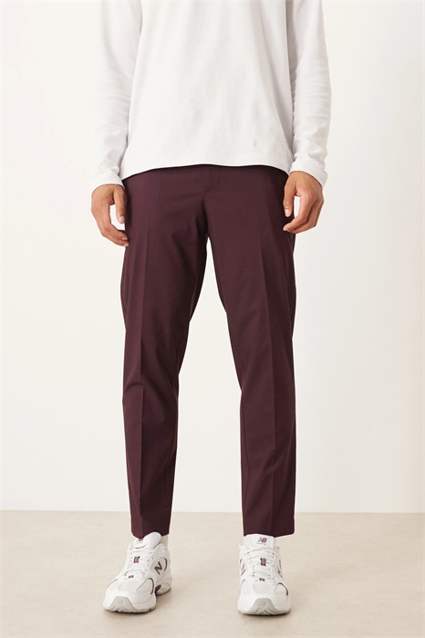 Стильные брюки зауженного кроя артикул 150345946