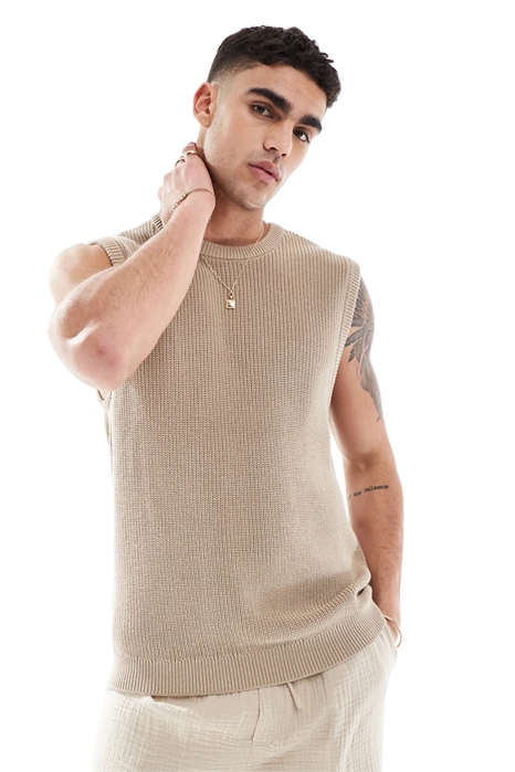 Жилет из толстой вязки артикул 143239919