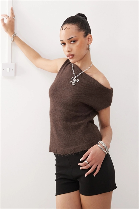 Calyce — асимметричный свитер из пушистого трикотажа артикул 143084034