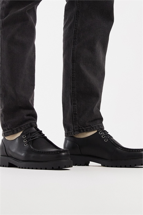 Туфли на шнурках с баской артикул 151334180