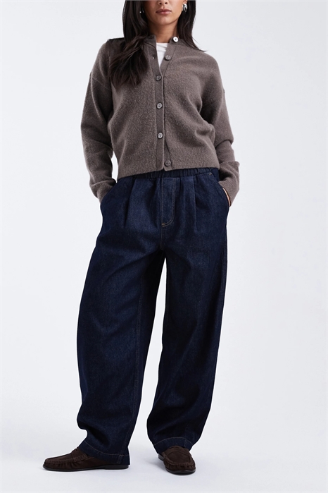 Джинсы с расклешенными штанинами артикул 152591715