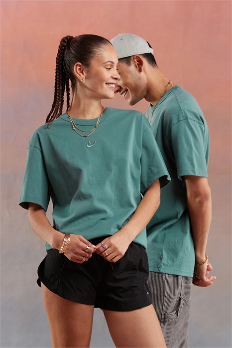 Универсальная футболка оверсайз из коллекции Premium Essentials артикул 133402683