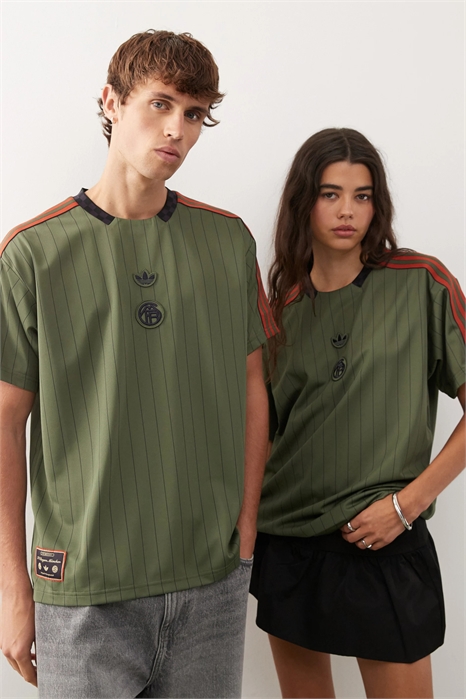 Футболка adidas Football «FC Bayern Munich Icon» артикул 141244657