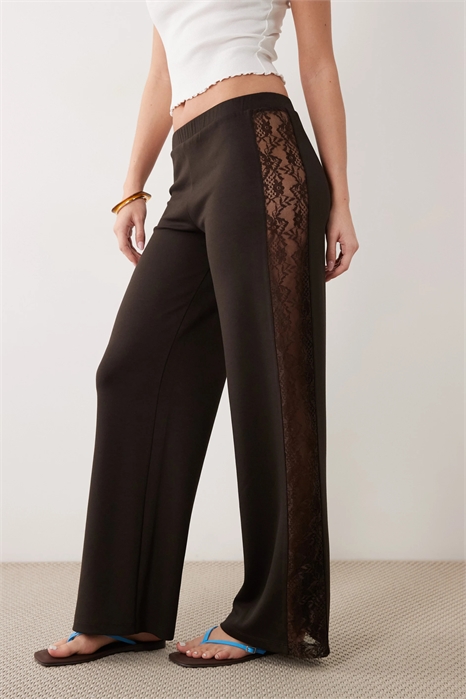 Брюки с широкими штанинами и кружевной вставкой артикул 156527843