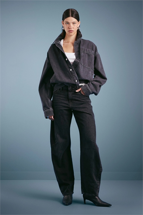 Широкие джинсы-барель в стиле «папа» артикул 142427531