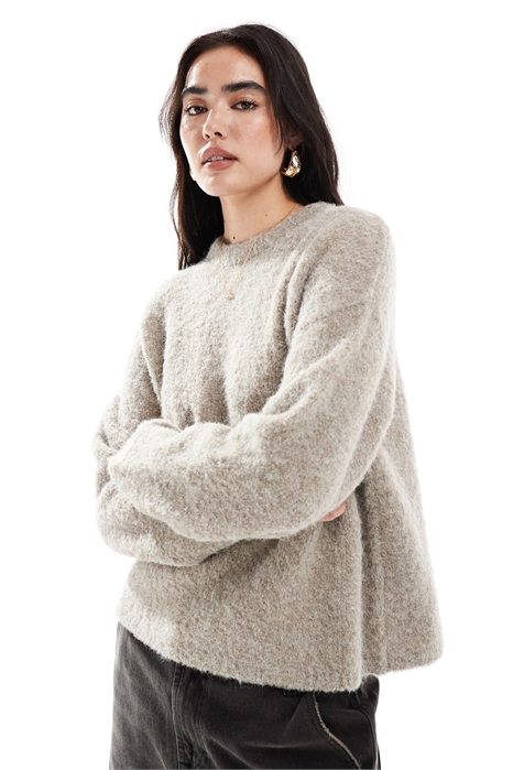 Объемный свитер из букле артикул 150146351