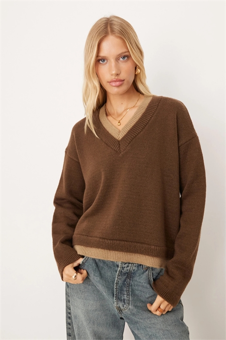 Свитер с V-образным вырезом из трикотажа, двухслойный артикул 150556462