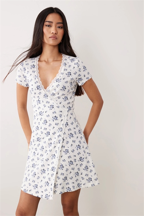 Платье-халат с принтом «дитси» и кружевной отделкой из ажурного кружева артикул 152831706