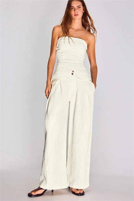 Джинсы с низкой посадкой, широкими брючинами и вытачками артикул 156594642