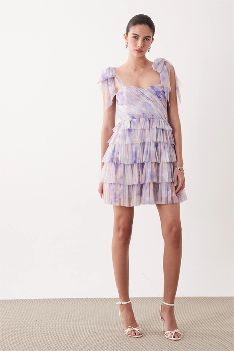 Мини-платье с завязками на рукавах и рюшами артикул 155813610