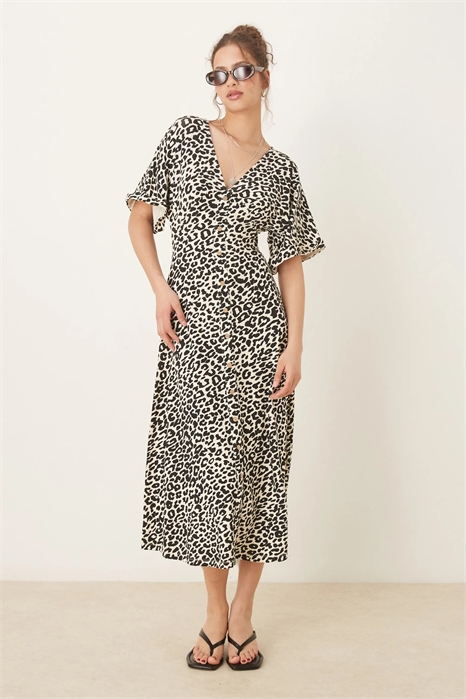 Платье-миди в стиле «ти-шот» с рукавами-рулонами и застежкой на пуговицах спереди артикул 141641449