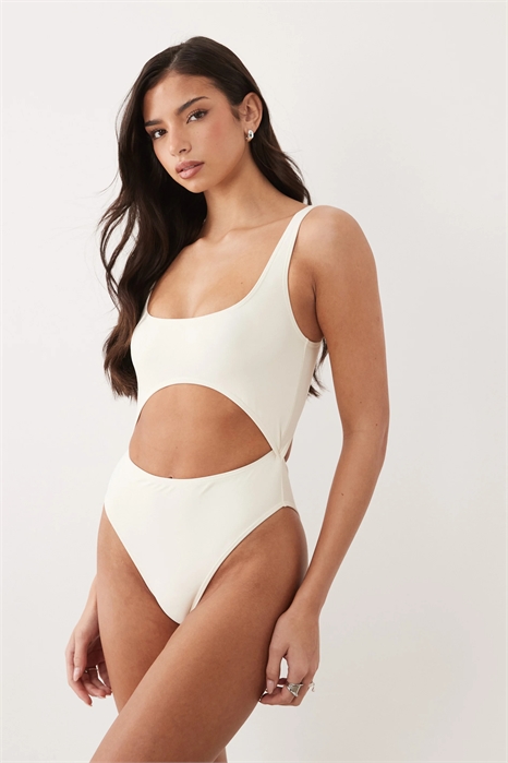 Купальник с вырезами артикул 136643853