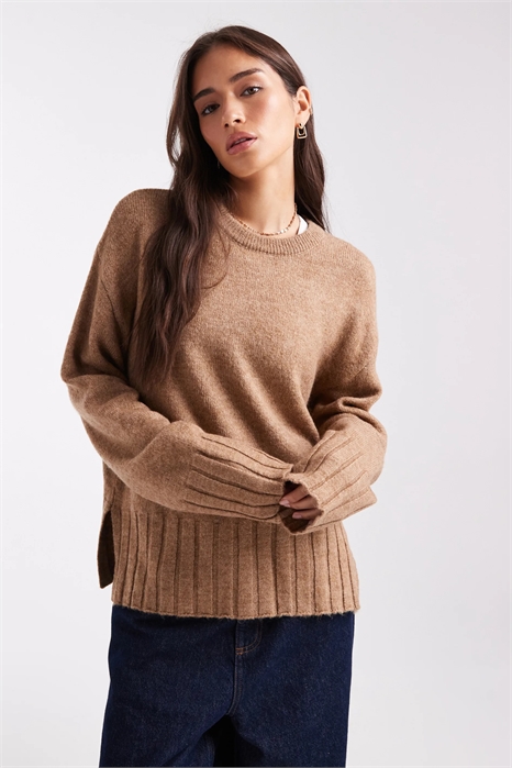 Свитер с широкими рукавами из трикотажа артикул 151704196