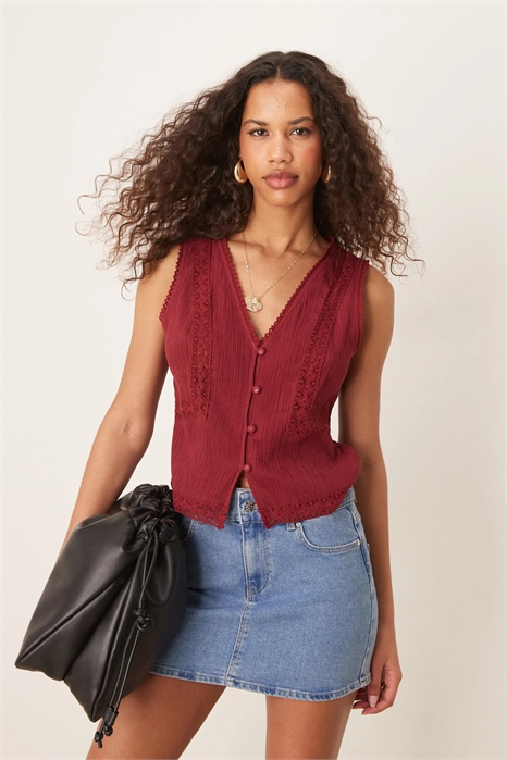 Жилет с кружевной отделкой артикул 141734156