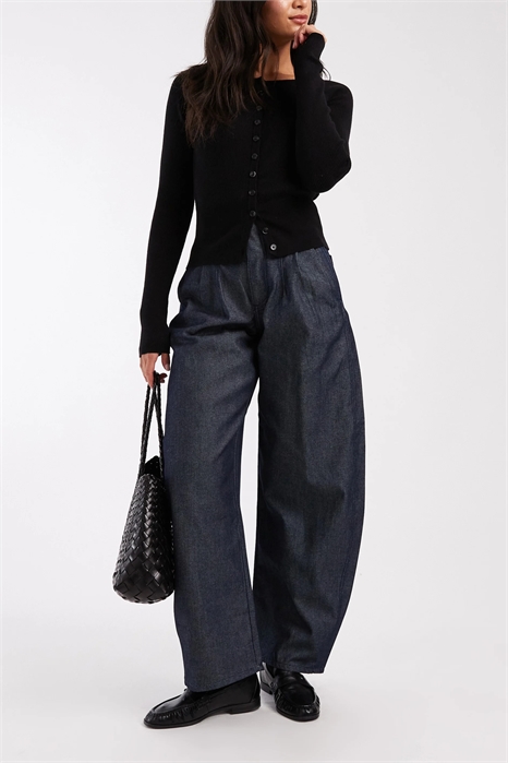 Джинсы с завышенной талией и акцентами на швах артикул 152321506