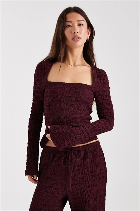 Топ с квадратным вырезом и расклешенными рукавами из ткани с фактурной текстурой артикул 150480331