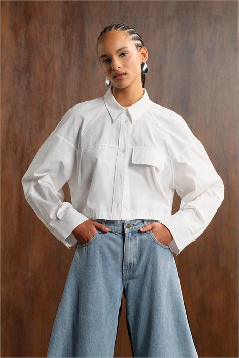 Рубашка-кроп-топ прямого кроя с карманом артикул 149249540