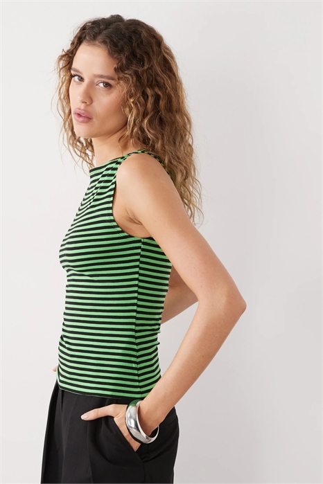 Топ без рукавов с мягким лодочным вырезом от Annie артикул 153531069