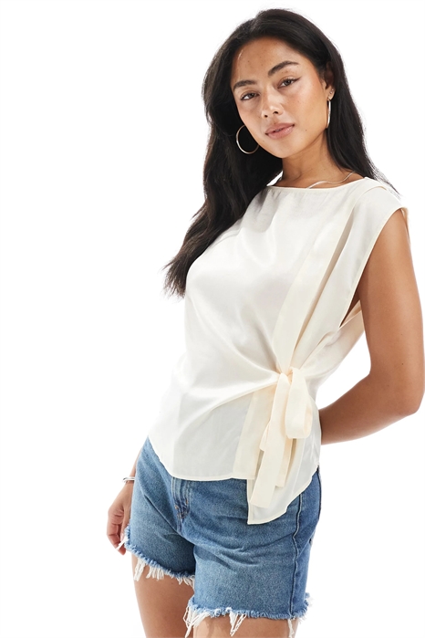 Атласный топ без рукавов с завязками по бокам артикул 149663455