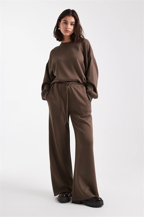 Джоггеры с прямыми брючинами артикул 149249400