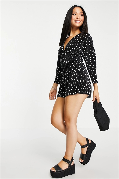 Комбинезон с мелкими складками артикул 2005538