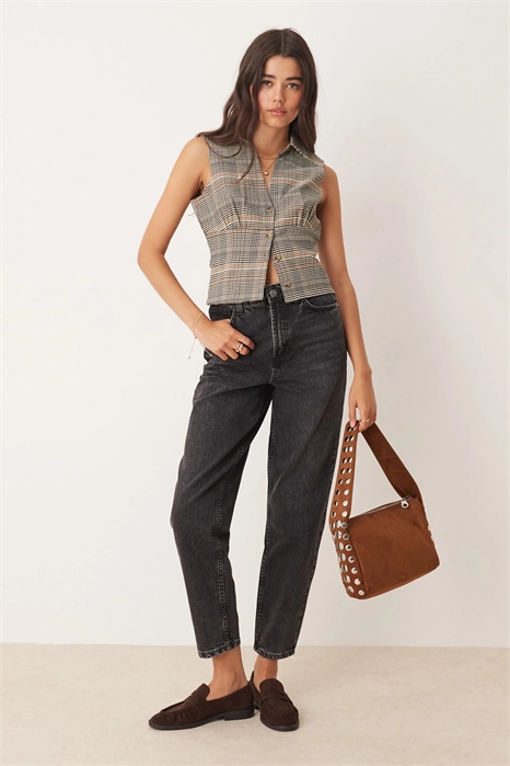 Джинсы в стиле «мам-джинс» артикул 147195289