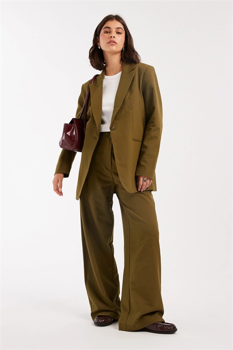 Брюки свободного кроя с прямыми брючинами артикул 145392434