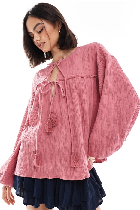 Блуза из фактурного хлопка с завязками артикул 139964222