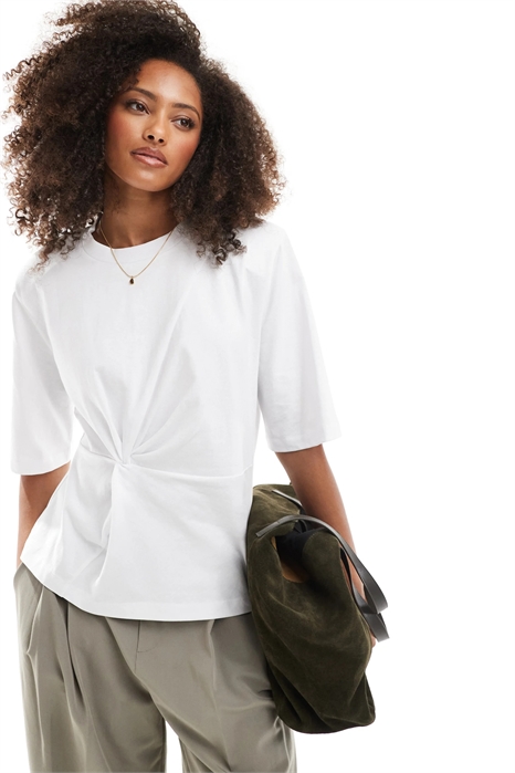 Футболка свободного кроя с закрученными деталями и плечевыми накладками артикул 142823847