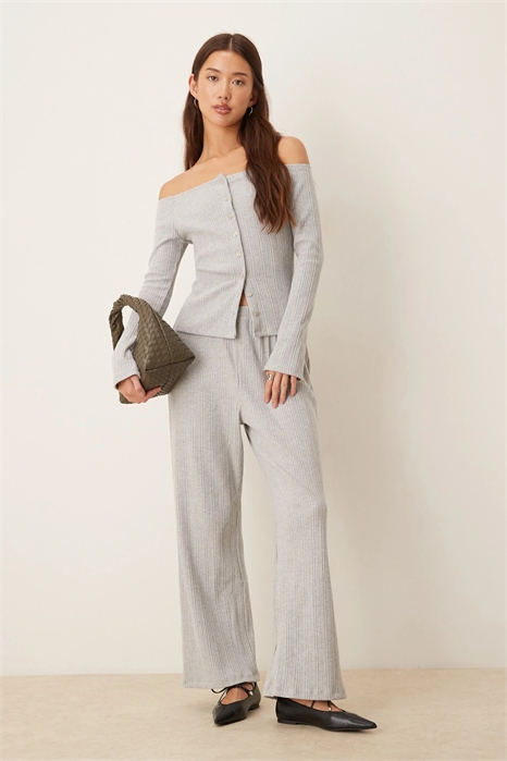 Брюки с широкими брючинами из сверхмягкой ткани с смешанной ребристой текстурой артикул 151099164