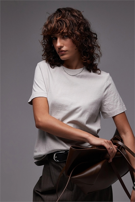 Футболка с круглым вырезом из мягкой ткани артикул 143752815