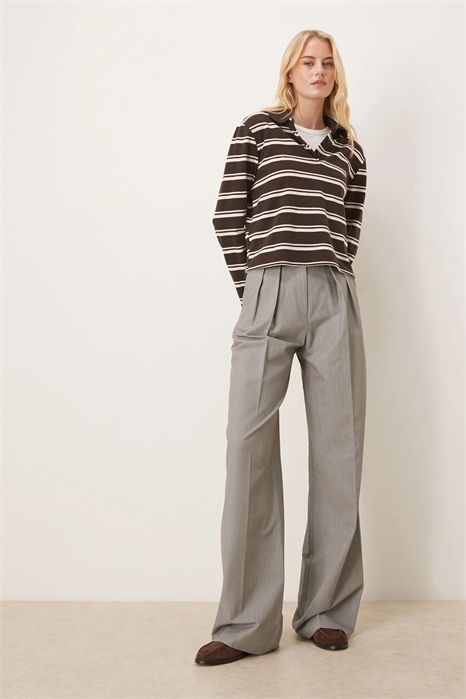 Высокие брюки с широкими брючинами и складками артикул 135231092