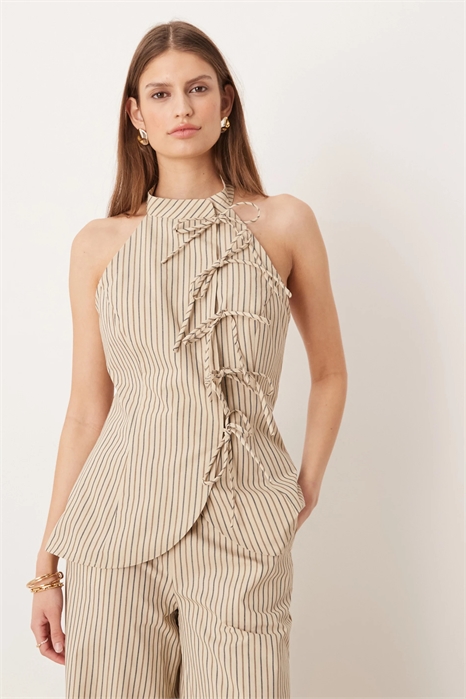 Топ с асимметричным завязыванием на шее артикул 154027883