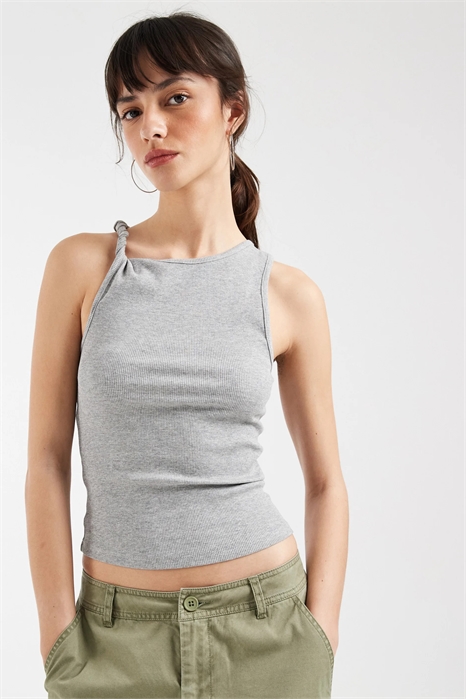 Топ с вырезом «лодочка» и закрученным элементом артикул 152011405