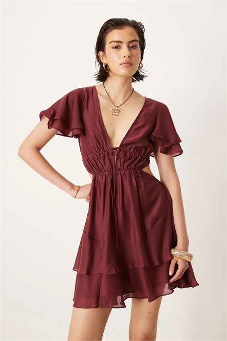 Мини-платье с V-образным вырезом, рукавами «крылышко» и вырезами артикул 147691820