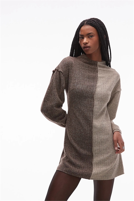 Мини-платье из твида с длинными рукавами артикул 150830403