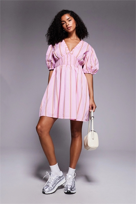 Мини-платье с буфчатыми рукавами артикул 144908549