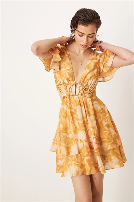 Мини-платье с V-образным вырезом, рукавами «крылышко» и вырезами артикул 146855381