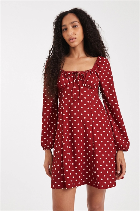 Мини-платье в горошек с длинными рукавами в стиле «доярки» артикул 151092255