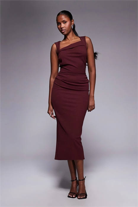 Платье средней длины с квадратным вырезом артикул 152003230