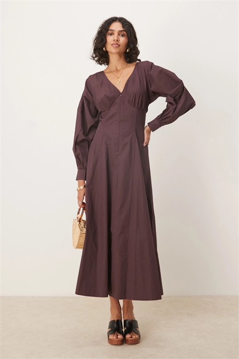 Макси-платье из поплина с длинными рукавами и V-образным вырезом артикул 142804717