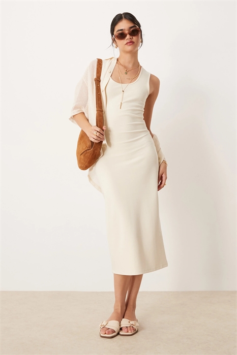 Компактное трикотажное платье средней длины с круглым вырезом артикул 148446882