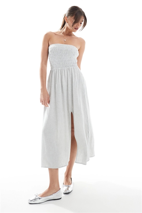 Платье средней длины с вырезом на талии и вставками, без бретелек артикул 141497903