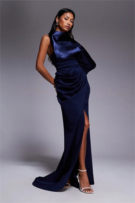 Элегантное макси-платье для красной ковровой дорожки с акцентом на бедрах артикул 147970691