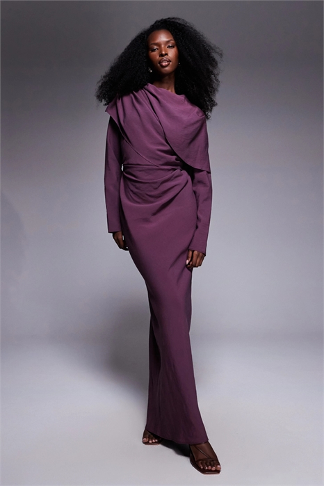 Макси-платье с высоким воротником и драпированным лифом артикул 149660975