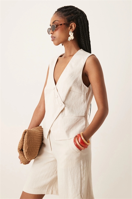 Жилет с асимметричной застежкой, скроенный по фигуре co-ord артикул 142660148